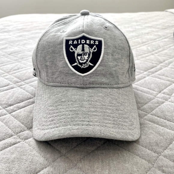 RAIDERS New Era 9TWENTY Adjustable Women’s Hat - Picture 1 of 5